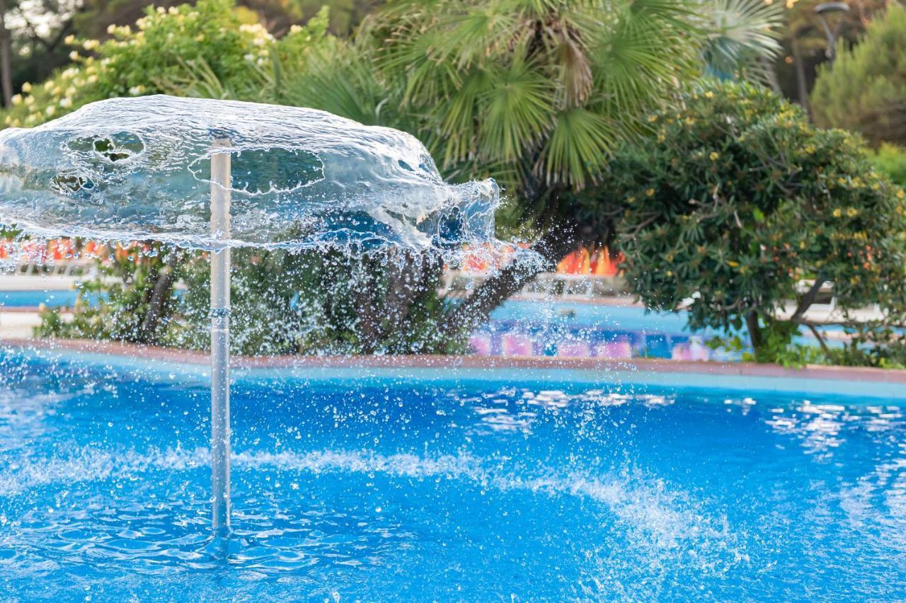 Hotel Ausonia Milano Marittima Exterior photo