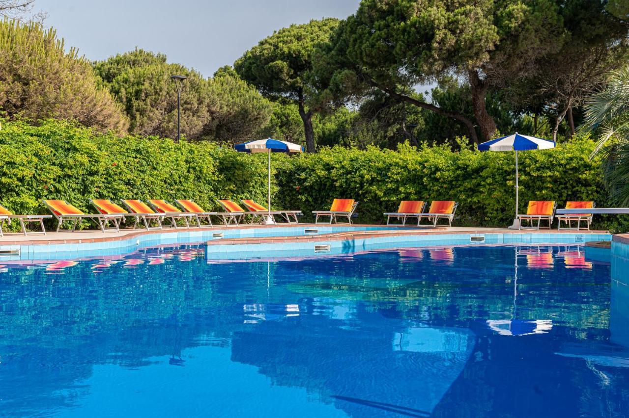 Hotel Ausonia Milano Marittima Exterior photo