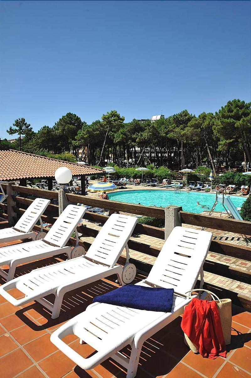 Hotel Ausonia Milano Marittima Exterior photo