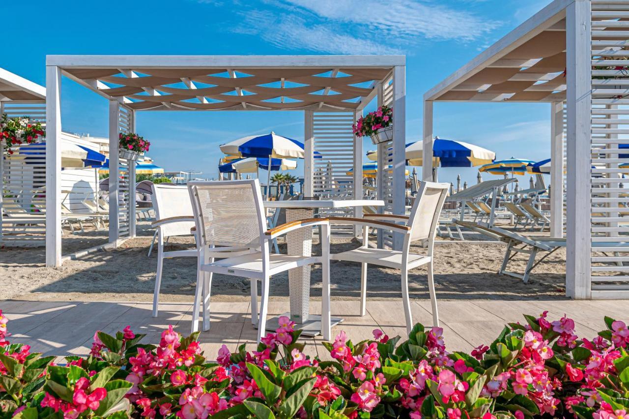 Hotel Ausonia Milano Marittima Exterior photo