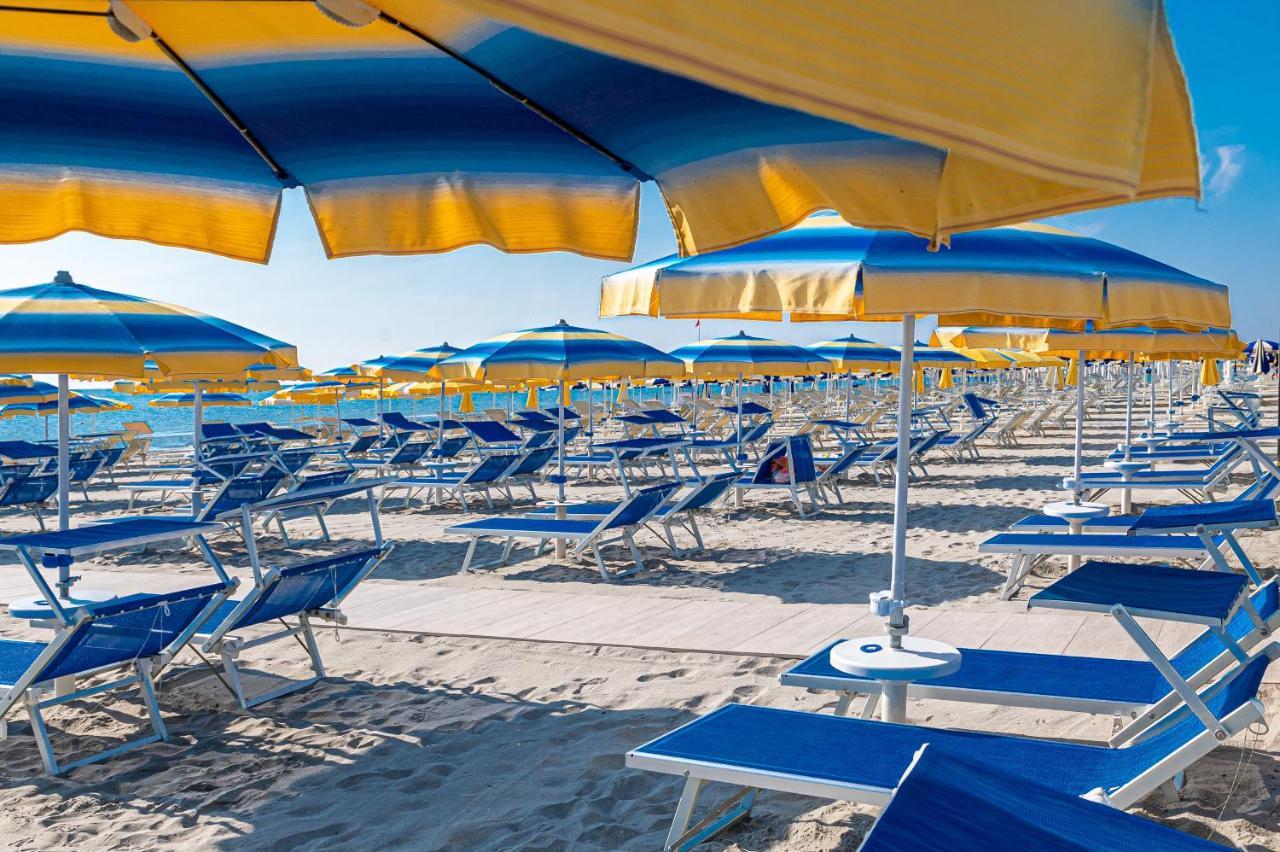 Hotel Ausonia Milano Marittima Exterior photo