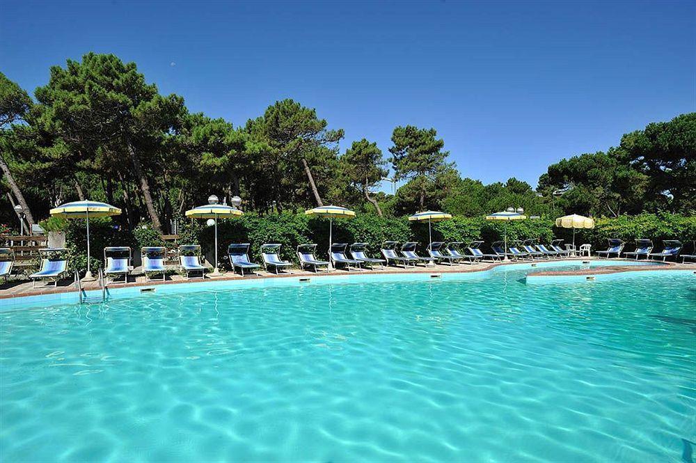 Hotel Ausonia Milano Marittima Exterior photo