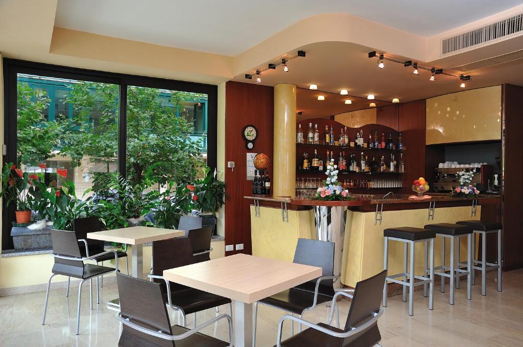 Hotel Ausonia Milano Marittima Exterior photo