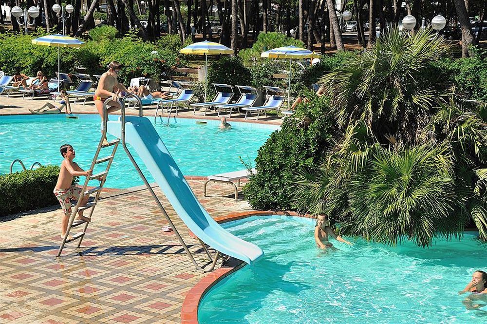 Hotel Ausonia Milano Marittima Exterior photo