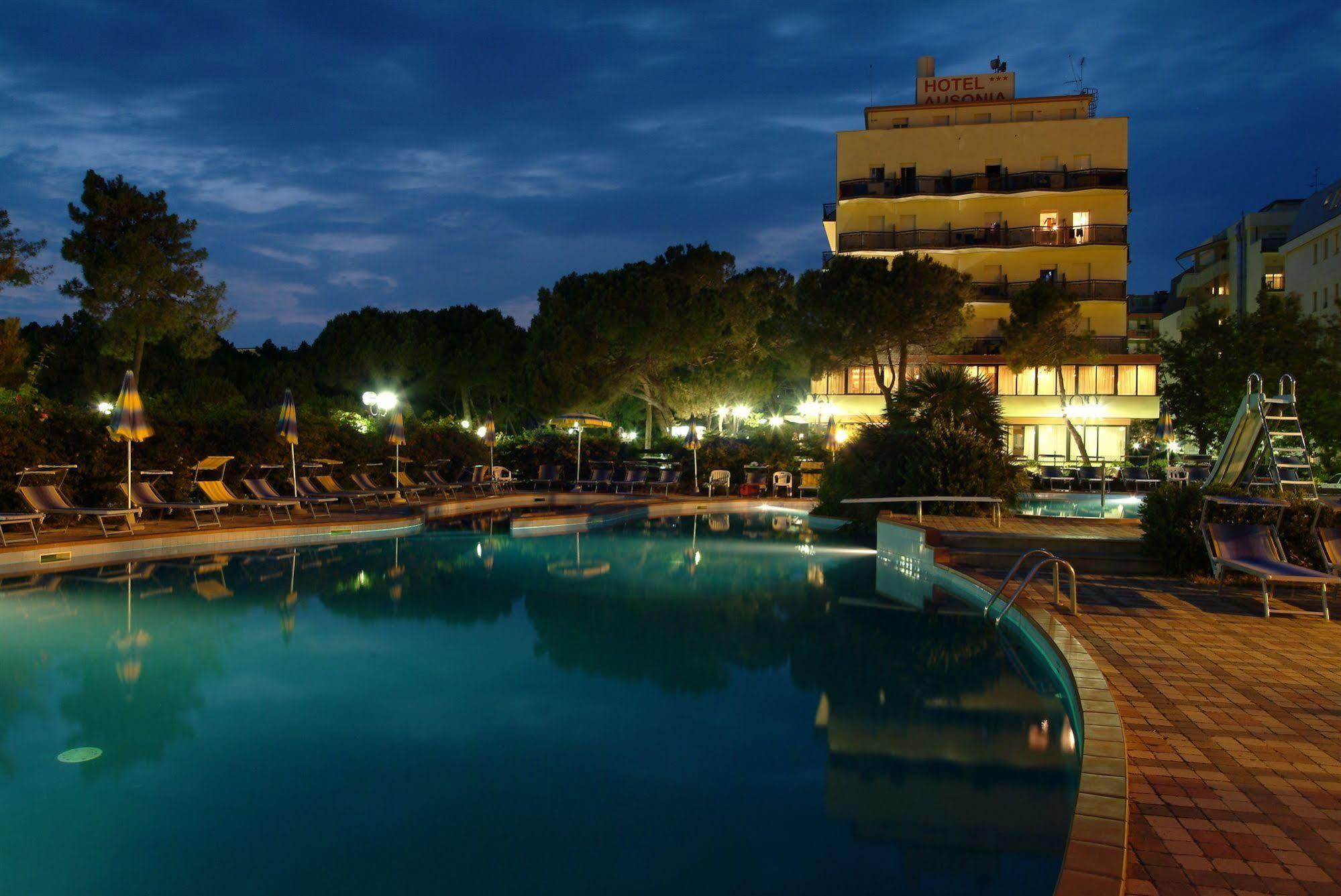 Hotel Ausonia Milano Marittima Exterior photo