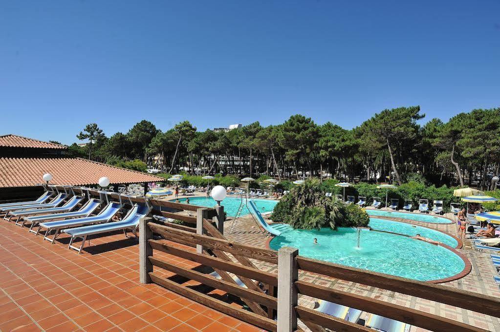 Hotel Ausonia Milano Marittima Exterior photo