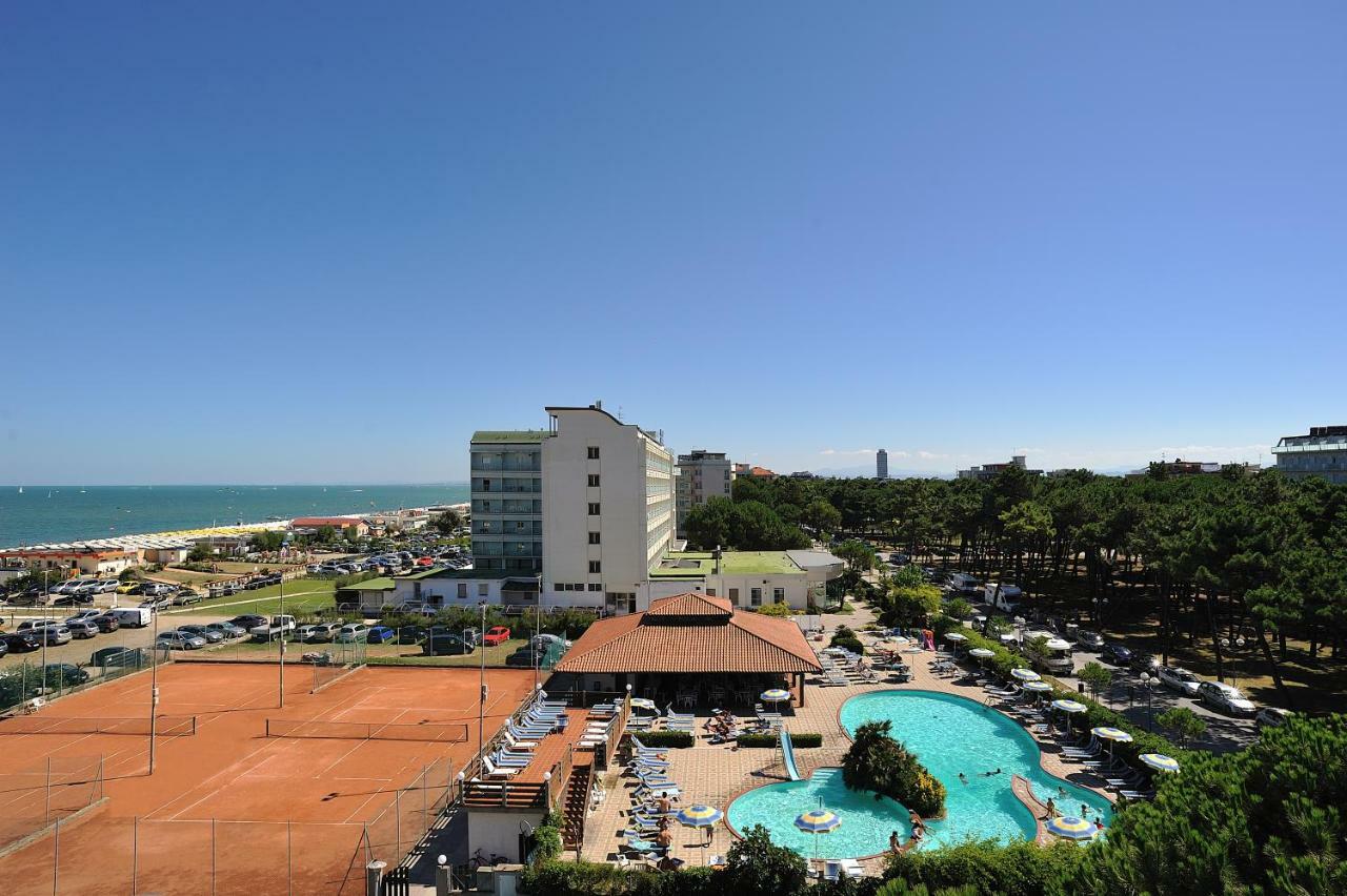 Hotel Ausonia Milano Marittima Exterior photo
